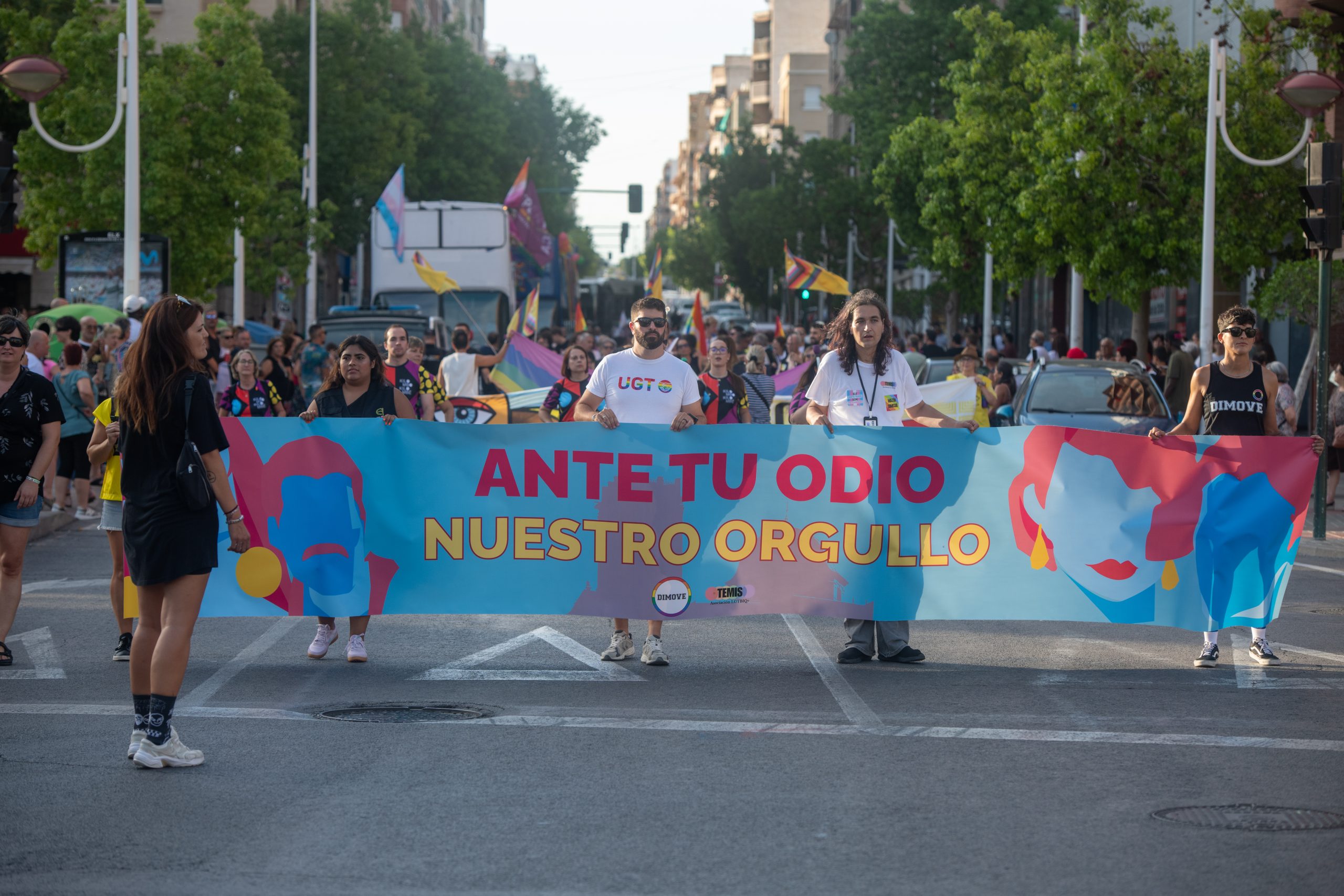 2025_09_13_GRANDES_(Fotos: RAFA MOLINA) Manifestacion Orgullo Elche