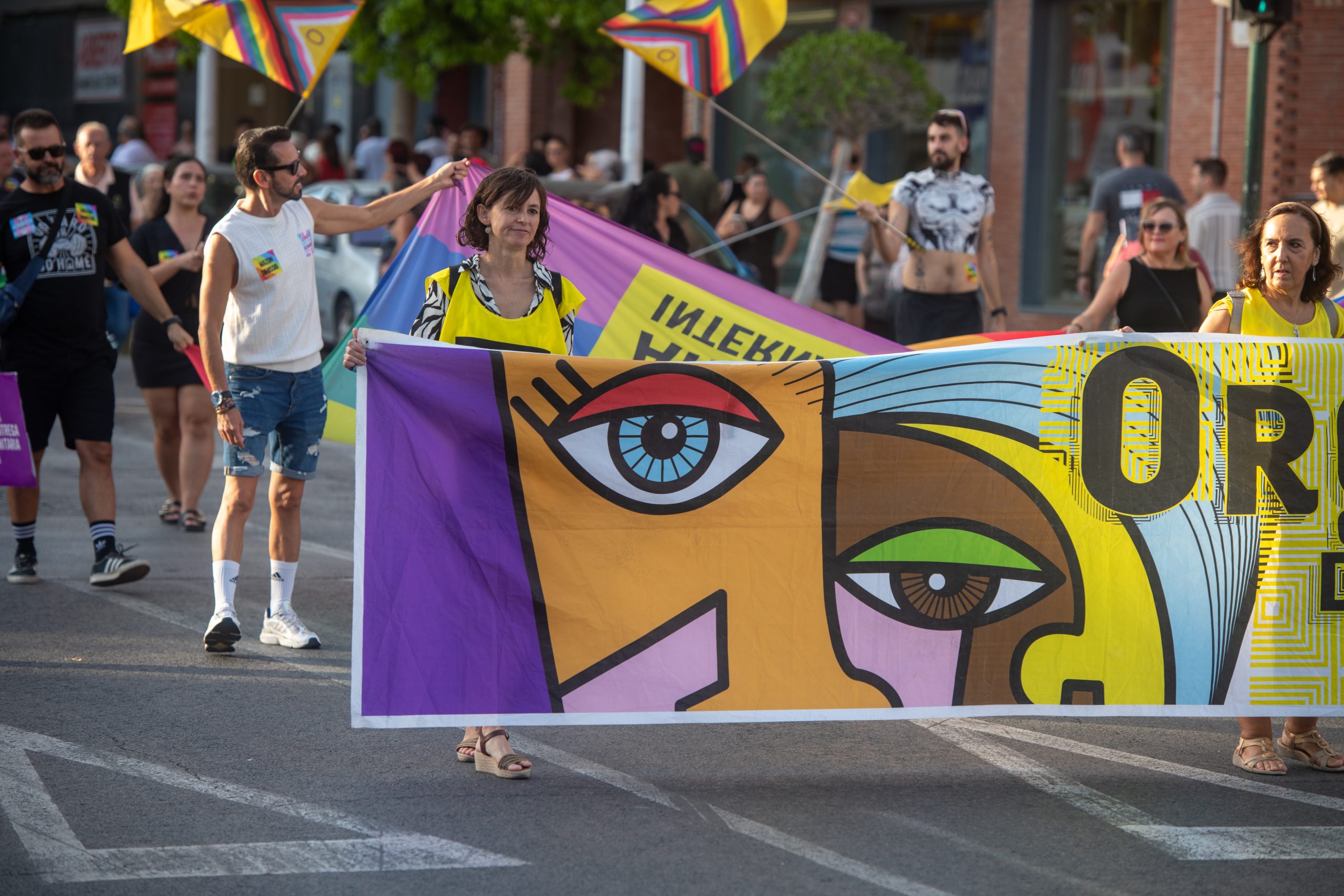 2025_09_13_GRANDES_(Fotos: RAFA MOLINA) Manifestacion Orgullo Elche