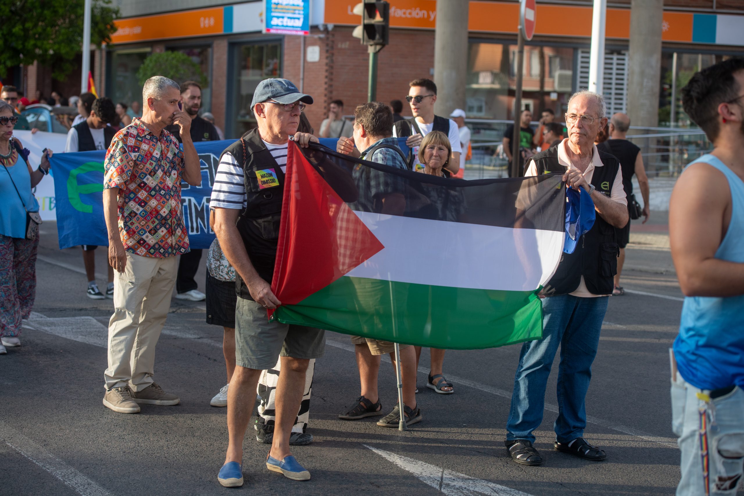 2025_09_13_GRANDES_(Fotos: RAFA MOLINA) Manifestacion Orgullo Elche