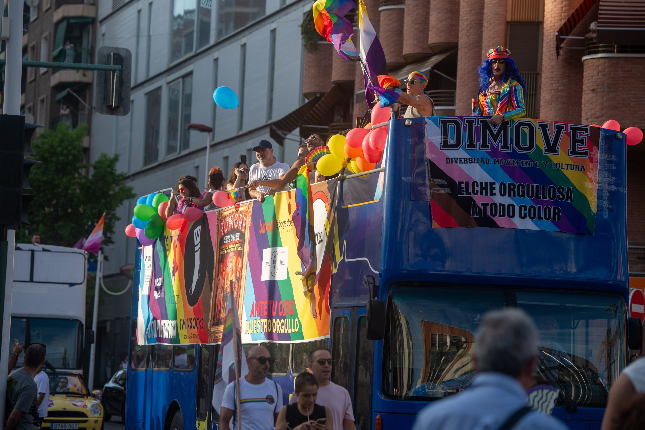 2025_09_13_GRANDES_(Fotos: RAFA MOLINA) Manifestacion Orgullo Elche