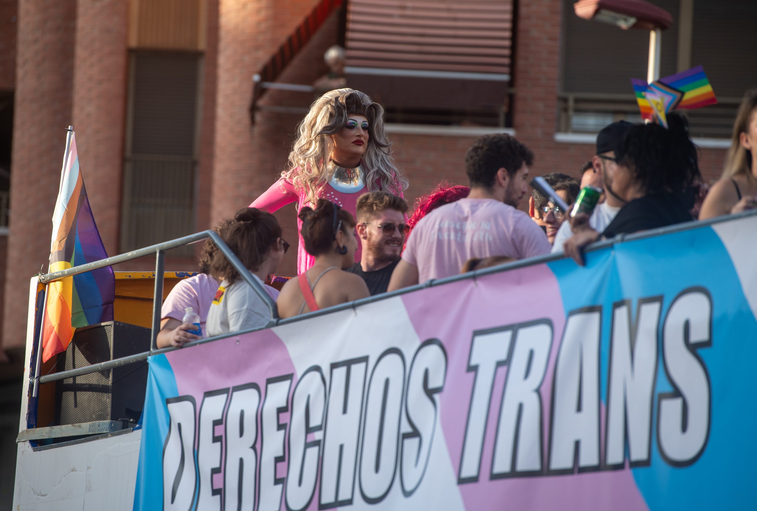 2025_09_13_GRANDES_(Fotos: RAFA MOLINA) Manifestacion Orgullo Elche
