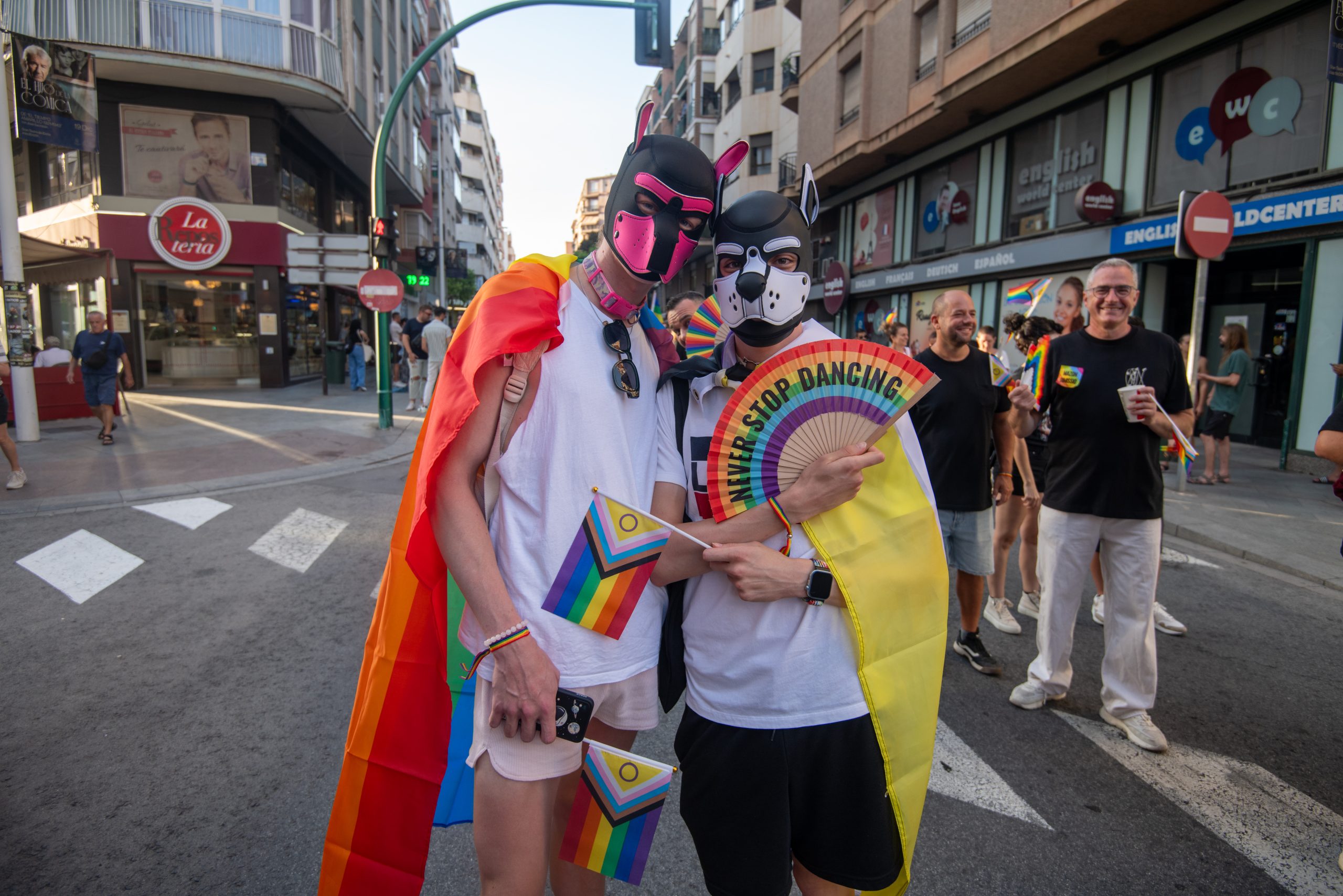 2025_09_13_GRANDES_(Fotos: RAFA MOLINA) Manifestacion Orgullo Elche