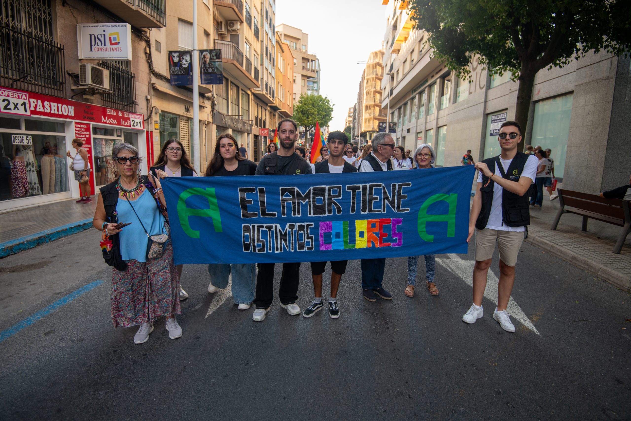 2025_09_13_GRANDES_(Fotos: RAFA MOLINA) Manifestacion Orgullo Elche