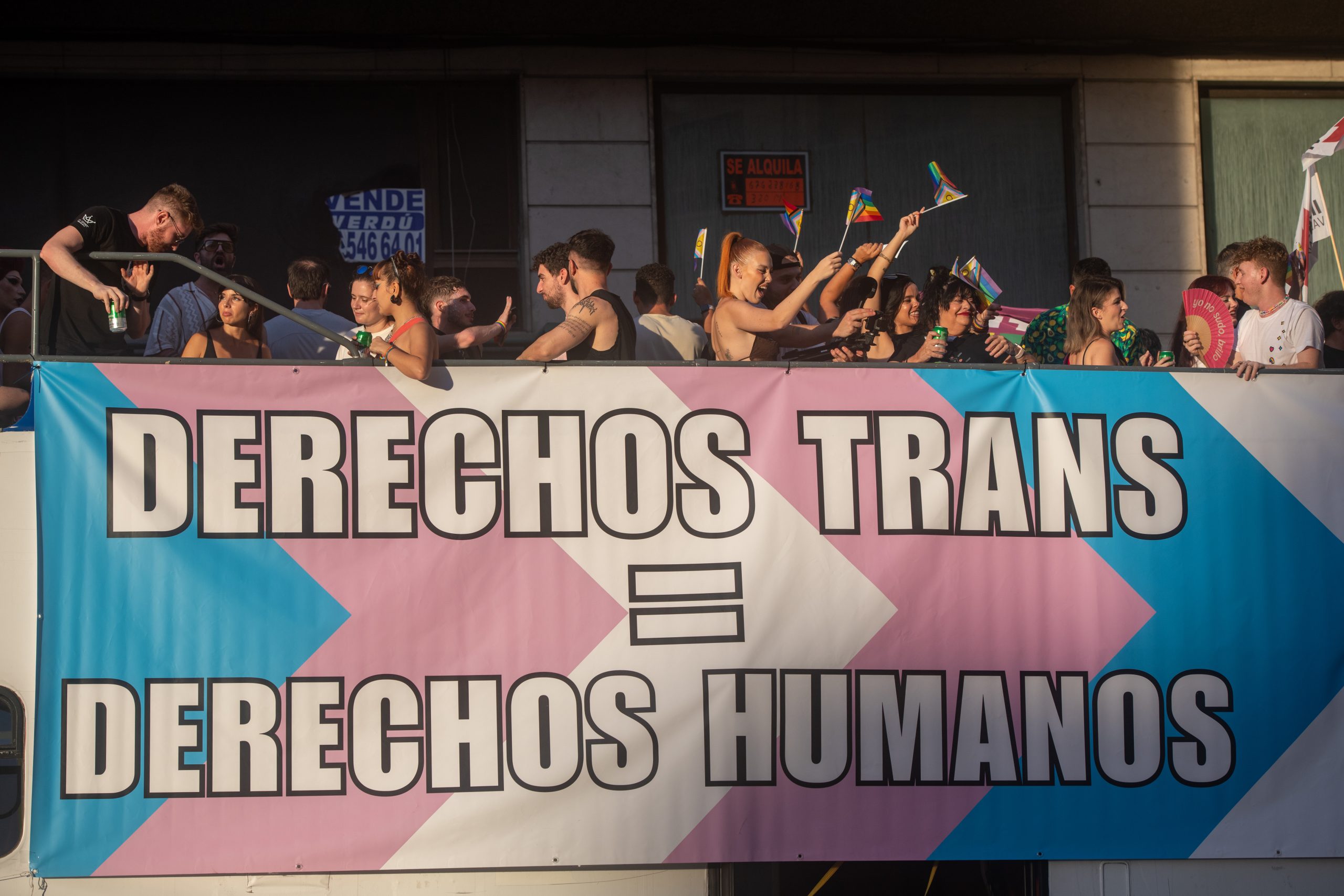 2025_09_13_GRANDES_(Fotos: RAFA MOLINA) Manifestacion Orgullo Elche